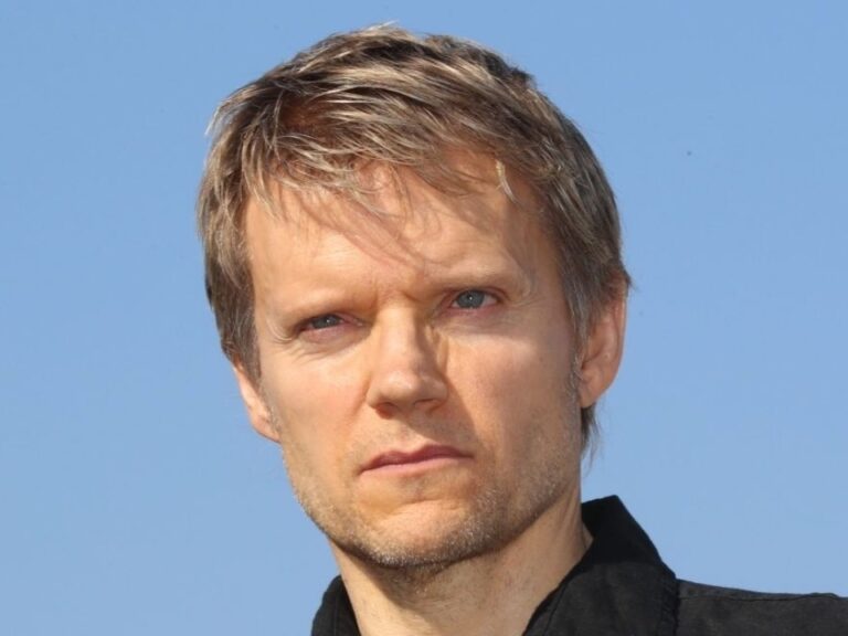 Marc Warren Biography, Age, Height, Girlfriend, Net Worth Wealthy Spy