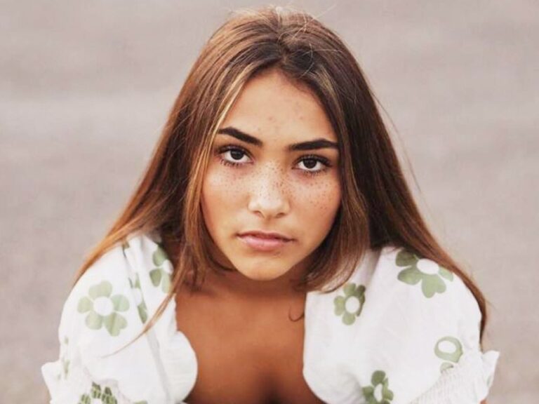 Sienna Mae Gomez Biography, Age, Height, Net Worth, Wiki - Wealthy Spy