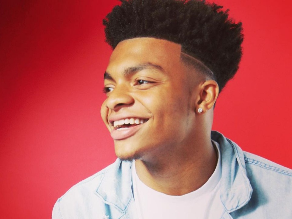 Justin Fields Biography, Age, Height, Girlfriend, Net Worth Wealthy Spy