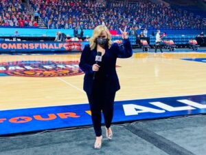 Holly Rowe Biography, Age, Height, Husband, Net Worth, Wiki