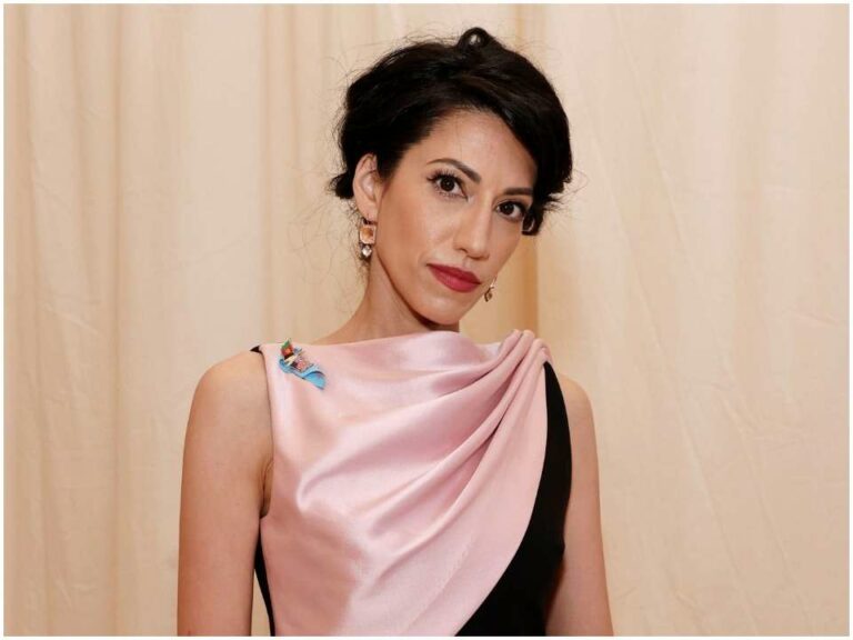 Huma Abedin Biography, Age, Height, Husband, Net Worth